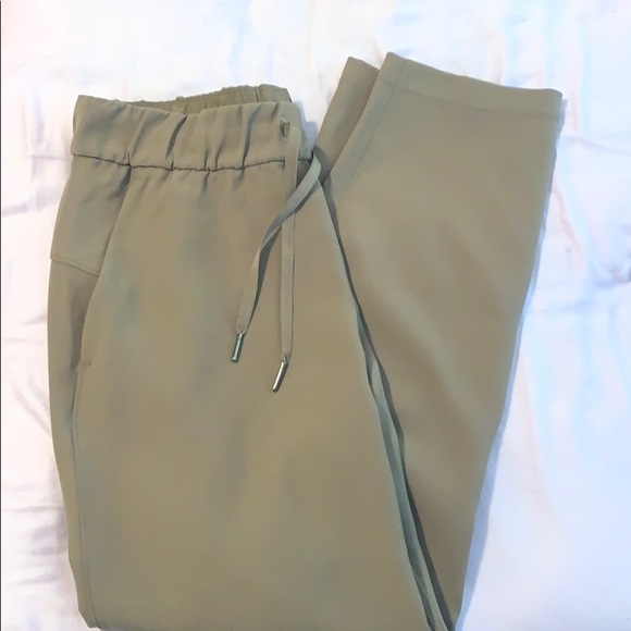 Lululemon On the fly woven pants - Picture 1 of 2